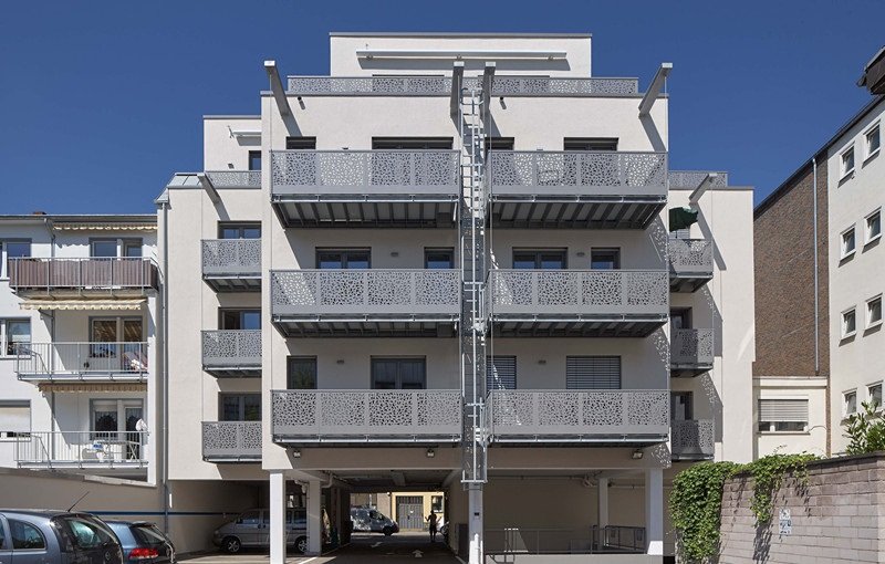 China Professional Staircase Railing Manufacturer Demax