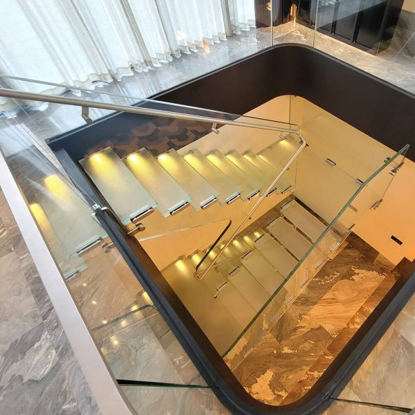 New York Glass Staircase Builder New York Glass Staircase Builder